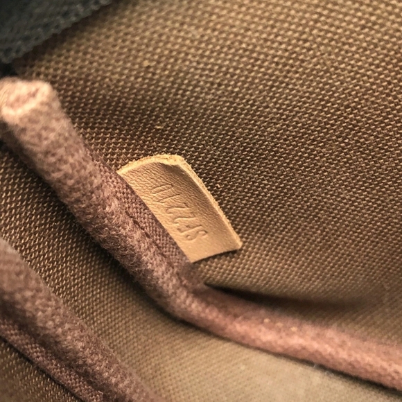 Louis Vuitton Monogram Mini Pochette Accessories - Picture 14 of 16